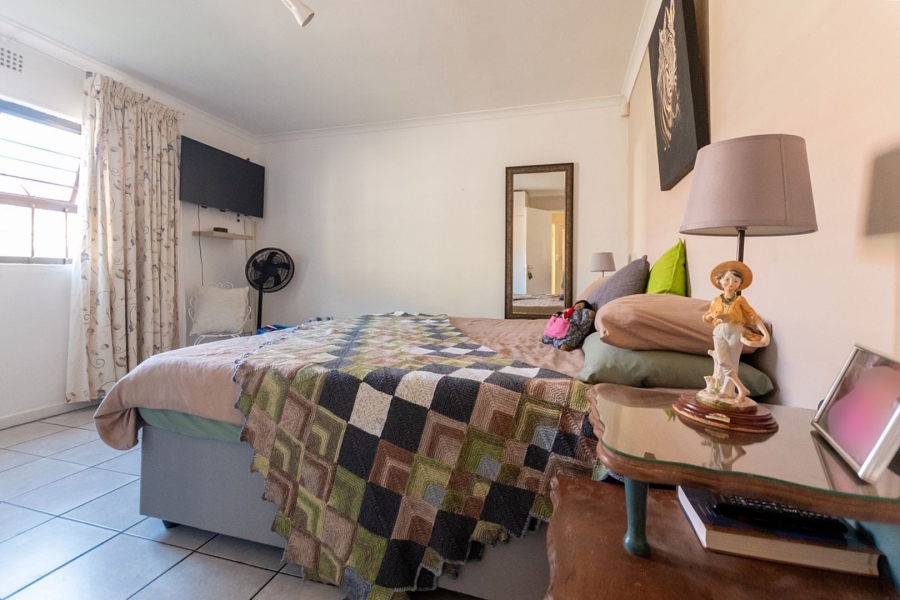 3 Bedroom Property for Sale in Middedorp Western Cape